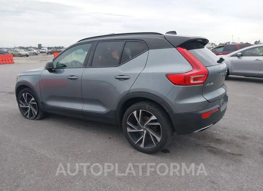 VOLVO XC40 2019 vin YV4162XZ9K2010050 from auto auction Iaai