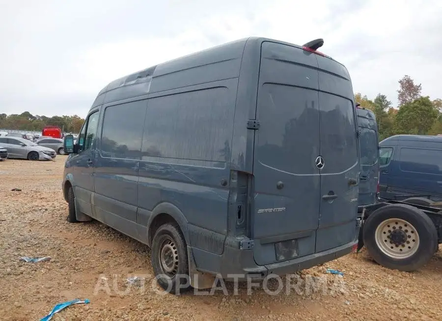 MERCEDES-BENZ SPRINTER CARGO VAN 2018 vin WD3PE7CD2JP632783 from auto auction Iaai