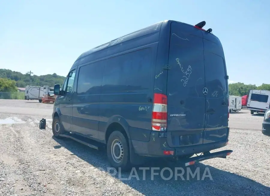 MERCEDES-BENZ SPRINTER CARGO VAN 2018 vin WD3PE7CD5JP633314 from auto auction Iaai