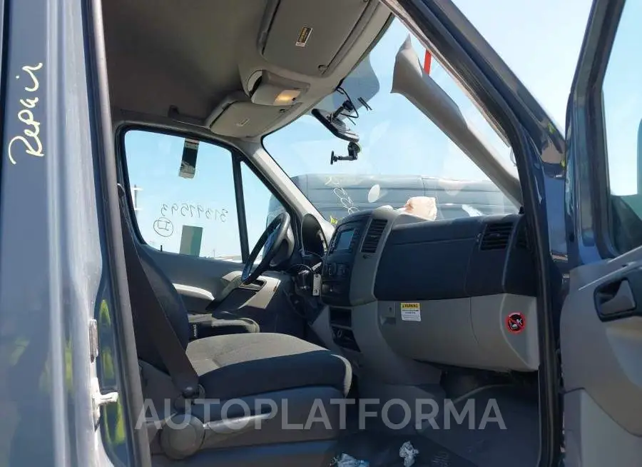 MERCEDES-BENZ SPRINTER CARGO VAN 2018 vin WD3PE7CD5JP633314 from auto auction Iaai