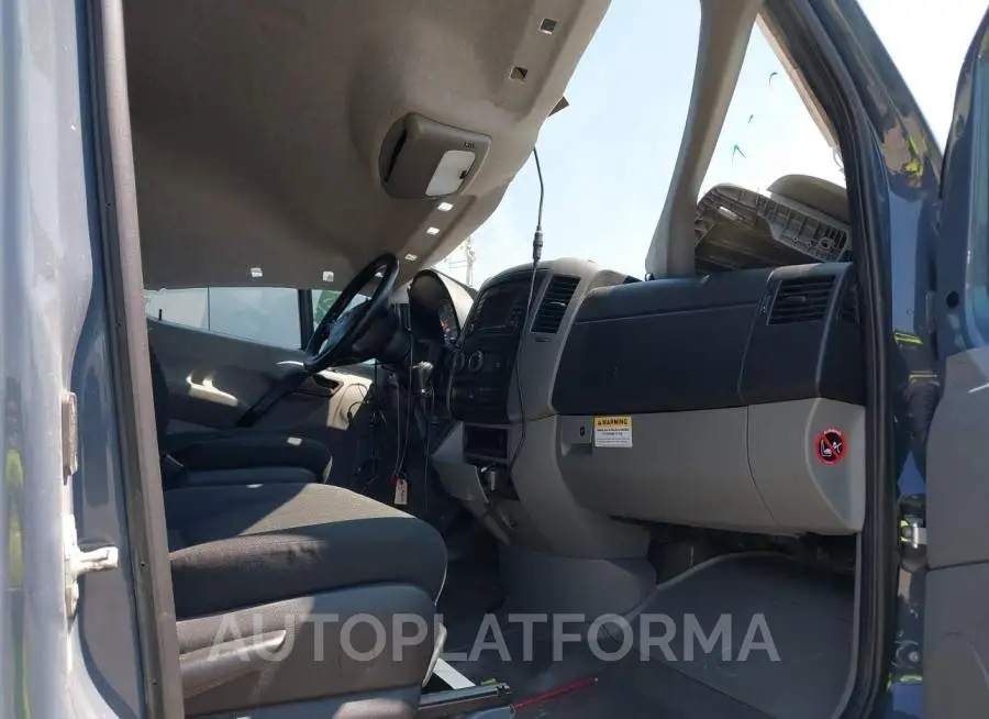 MERCEDES-BENZ SPRINTER CARGO VAN 2018 vin WD3PE7CD6JP640241 from auto auction Iaai