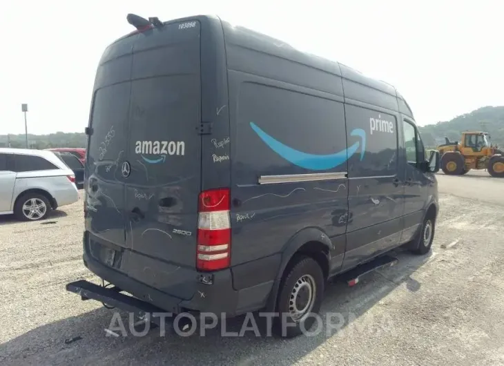 MERCEDES-BENZ SPRINTER CARGO VAN 2018 vin WD3PE7CD8JP631993 from auto auction Iaai