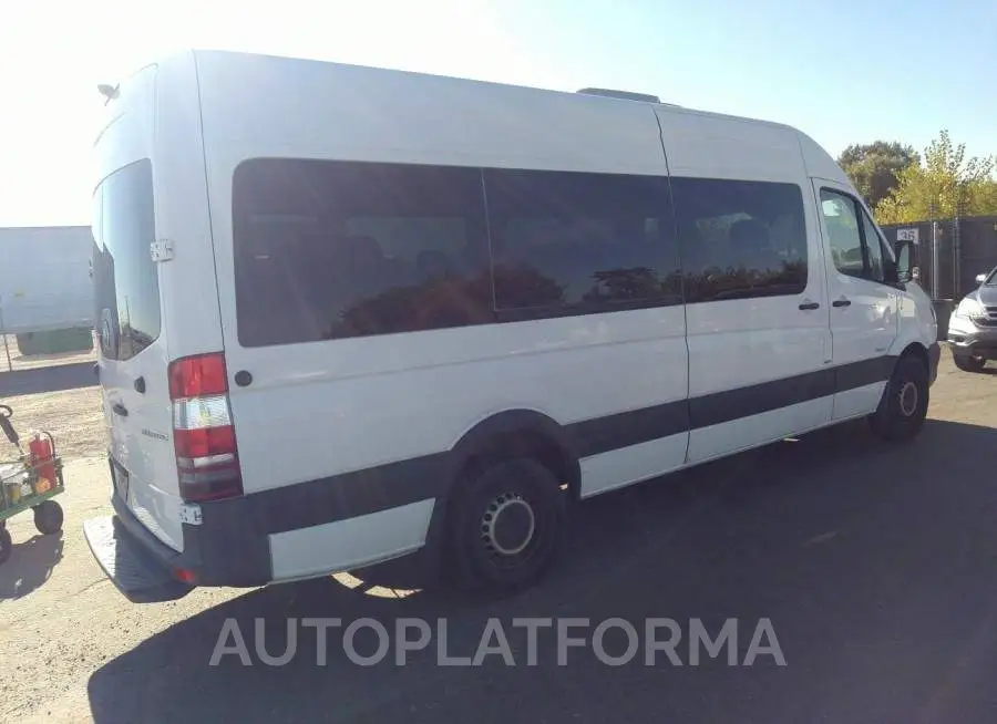 MERCEDES-BENZ SPRINTER PASSENGER VANS 2015 vin WDZPE8DC3FP145990 from auto auction Iaai