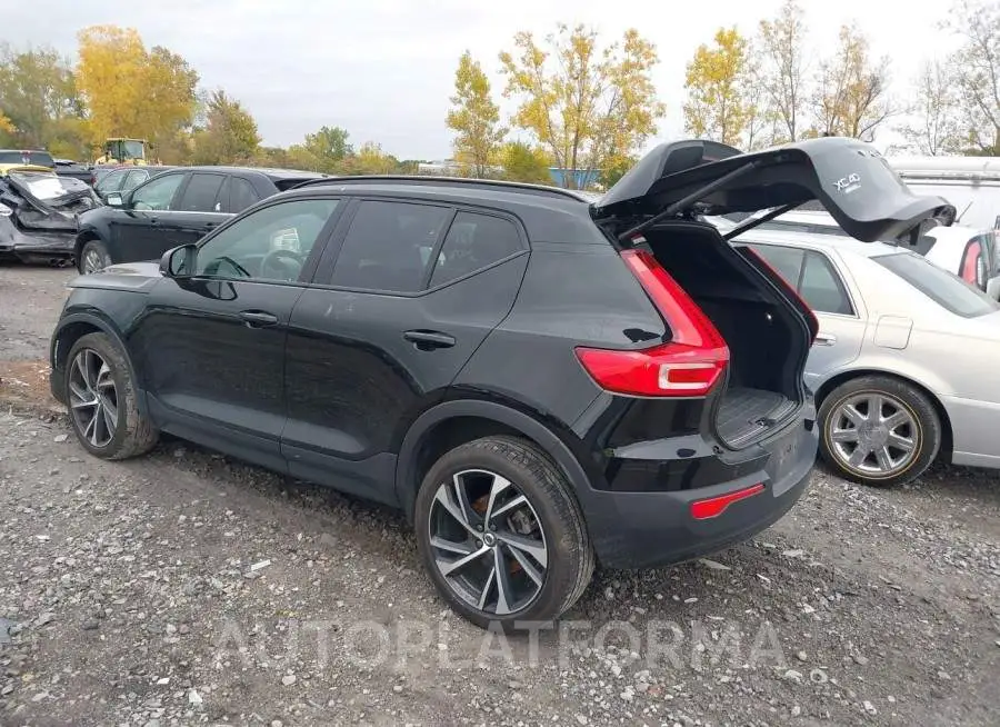 VOLVO XC40 2021 vin YV4162UM6M2472271 from auto auction Iaai