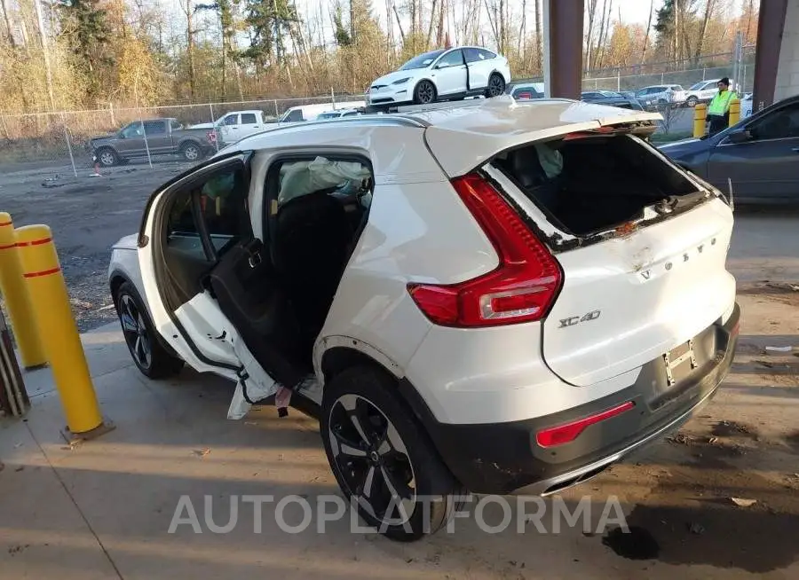 VOLVO XC40 2019 vin YV4162UL8K2071289 from auto auction Iaai