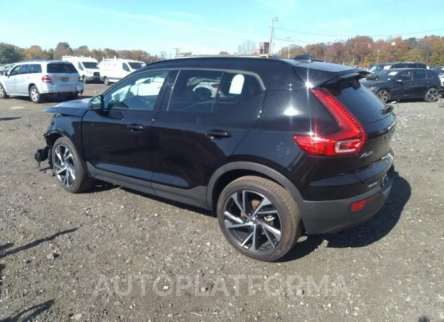 VOLVO XC40 2022 vin YV4162UM5N2789878 from auto auction Iaai