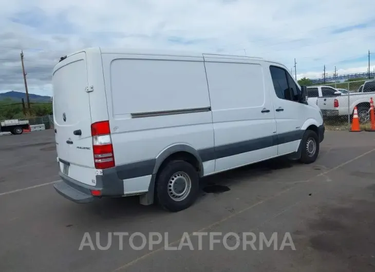 MERCEDES-BENZ SPRINTER CARGO VANS 2015 vin WD3PE7CC1FP146657 from auto auction Iaai