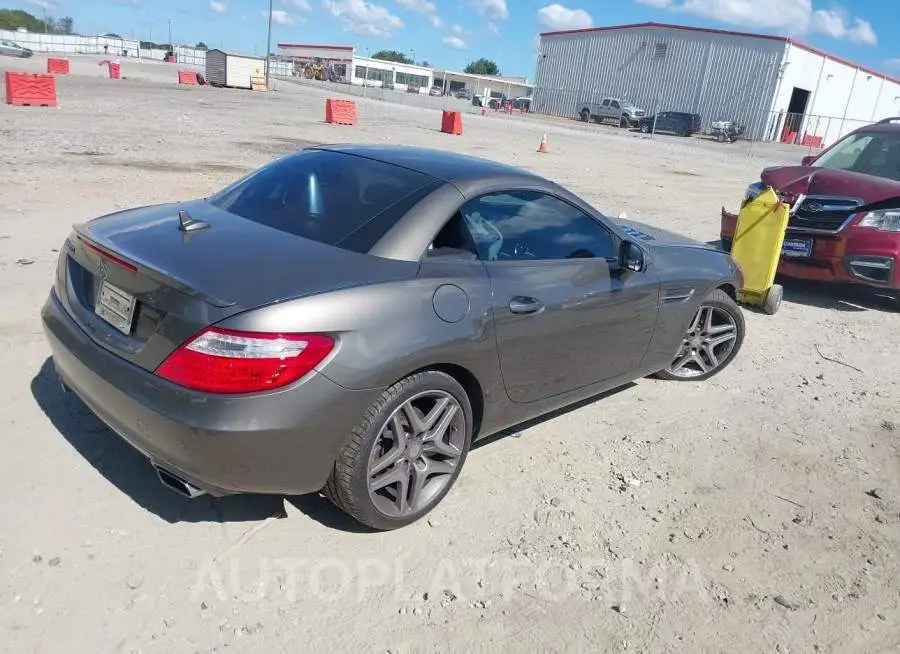 MERCEDES-BENZ SLK-CLASS 2015 vin WDDPK4HA3FF102160 from auto auction Iaai