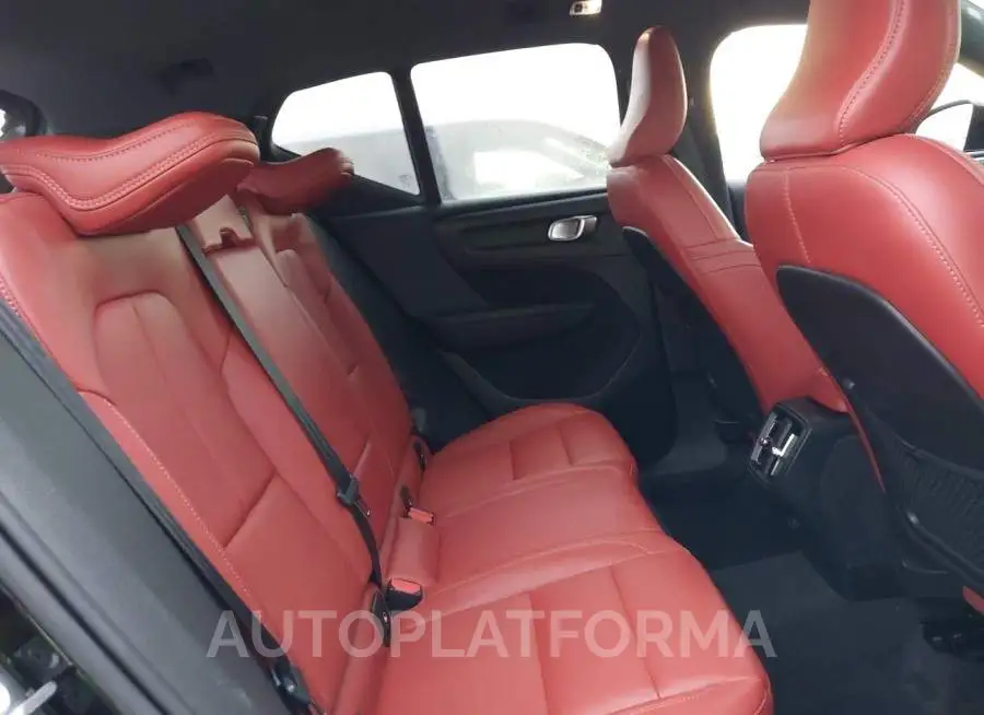 VOLVO XC40 2019 vin YV4162ULXK2062593 from auto auction Iaai