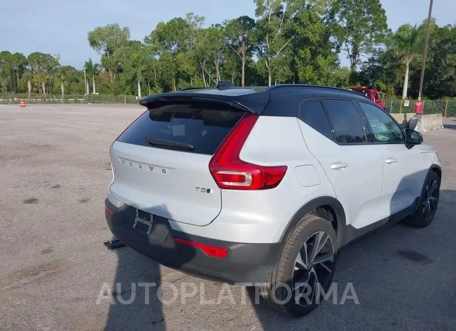 VOLVO XC40 2022 vin YV4162UM9N2790239 from auto auction Iaai