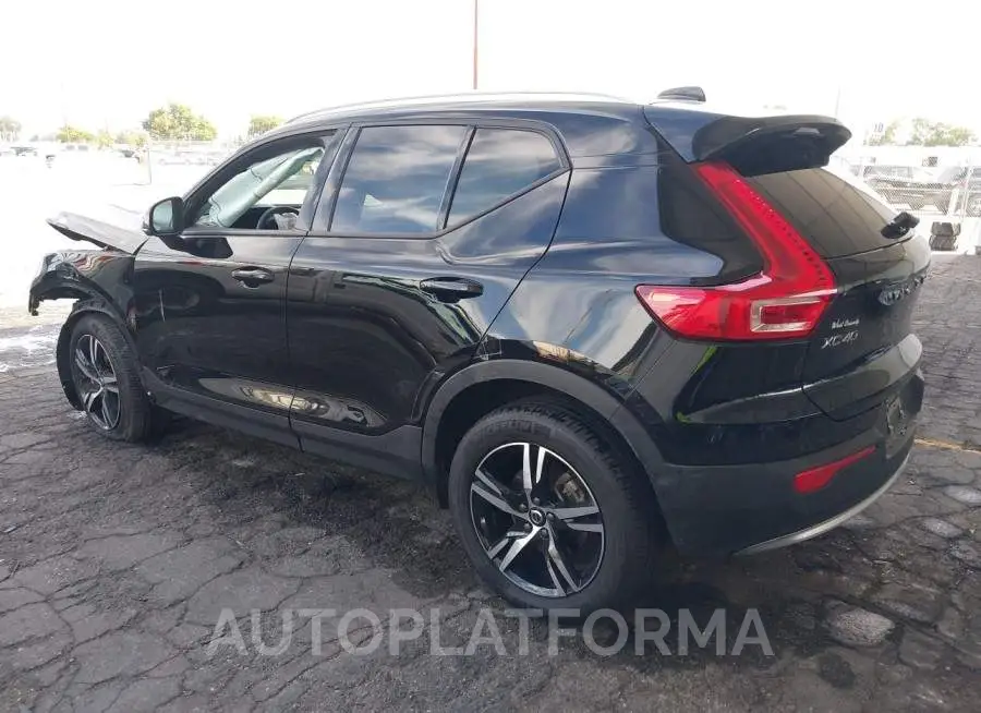 VOLVO XC40 2023 vin YV4L12UV9P2910351 from auto auction Iaai