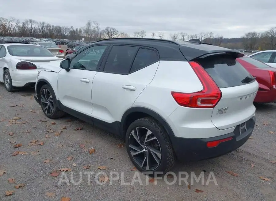 VOLVO XC40 2022 vin YV4162UM6N2681429 from auto auction Iaai