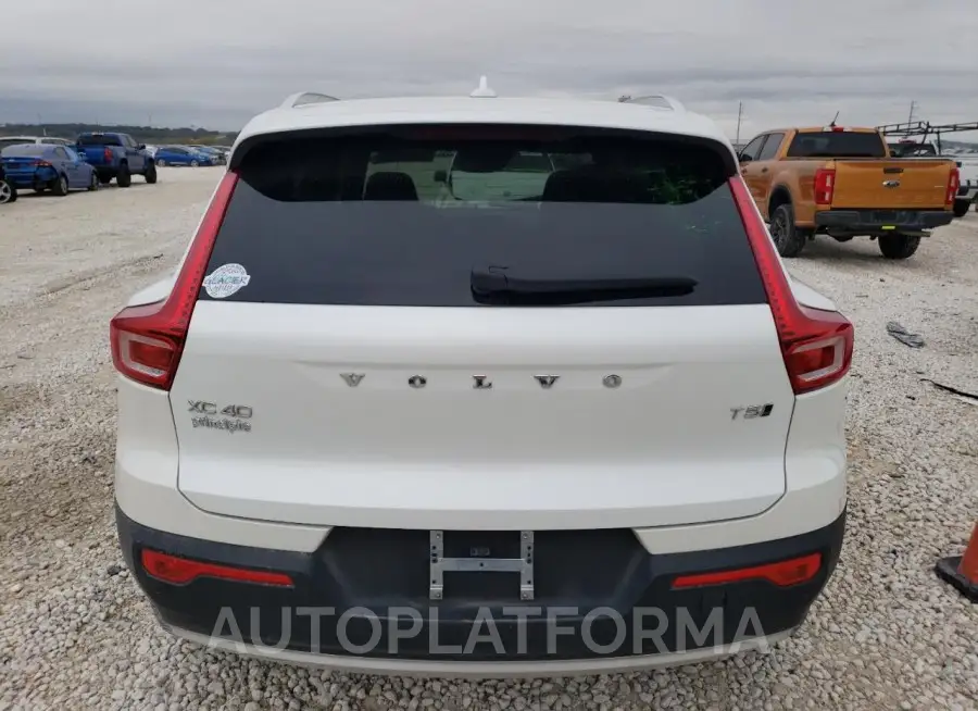 VOLVO XC40 T5 IN 2021 vin YV4162UL1M2592499 from auto auction Copart