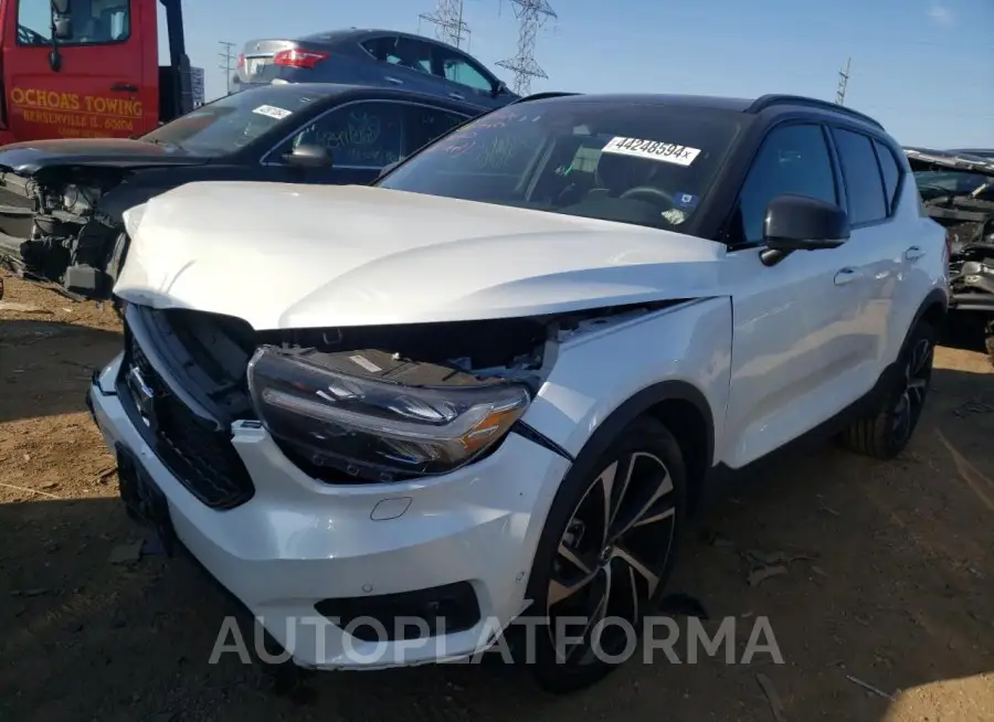 VOLVO XC40 T5 R- 2022 vin YV4162UM7N2790918 from auto auction Copart