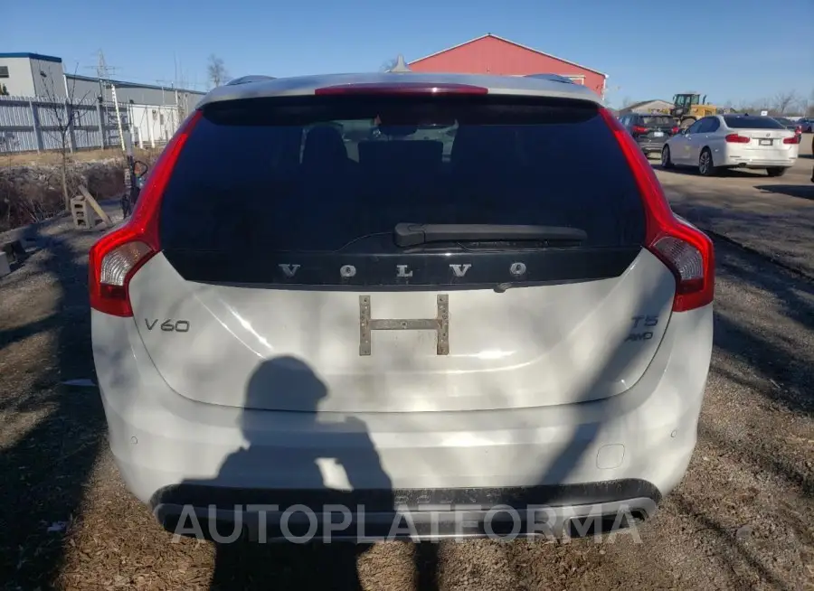 VOLVO V60 CROSS 2015 vin YV4612HL2F1001006 from auto auction Copart