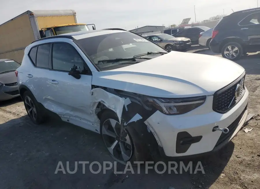 VOLVO XC40 MOMEN 2023 vin YV4L12UW2P2994540 from auto auction Copart