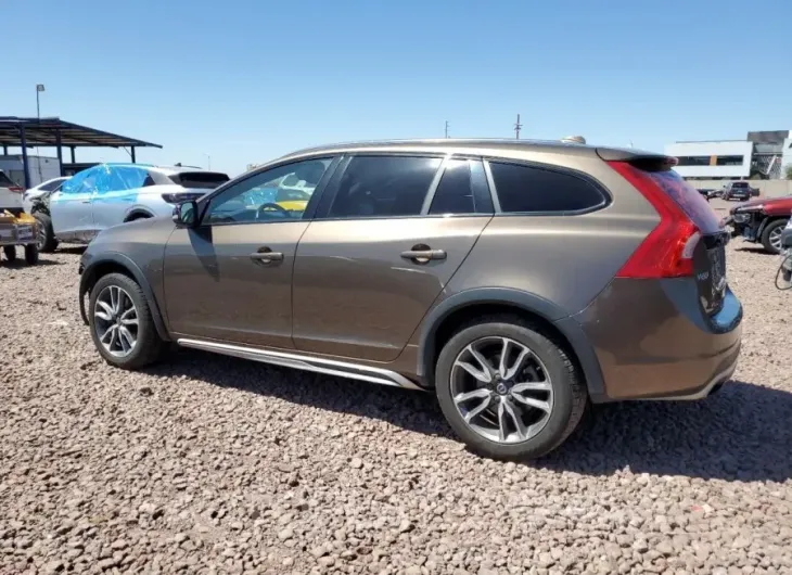 VOLVO V60 CROSS 2017 vin YV440MWK6H1024615 from auto auction Copart