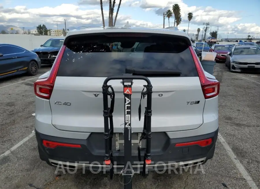 VOLVO XC40 T5 IN 2020 vin YV4162UL8L2280324 from auto auction Copart