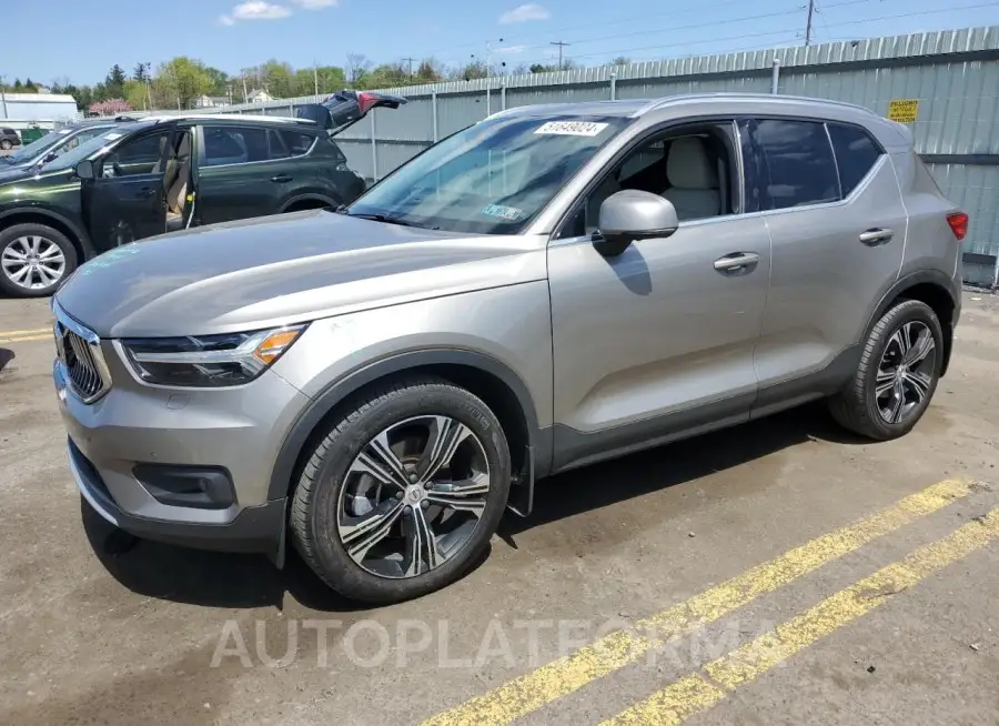 VOLVO XC40 T5 IN 2020 vin YV4162UL7L2250294 from auto auction Copart