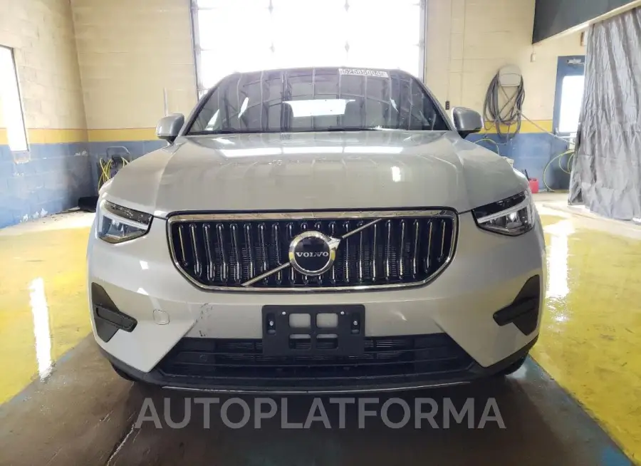 VOLVO XC40 CORE 2024 vin YV4L12UK5R2335691 from auto auction Copart