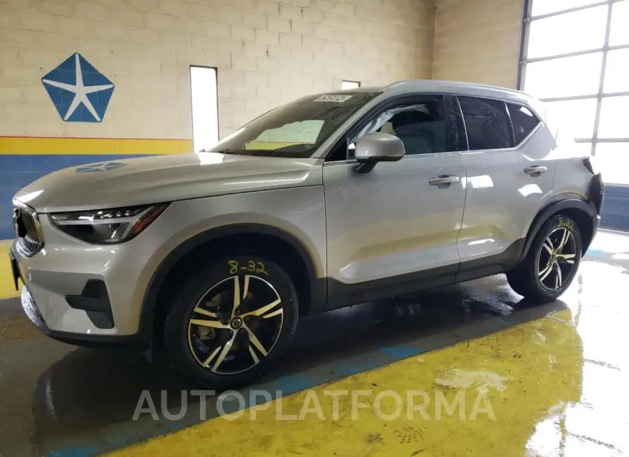 VOLVO XC40 CORE 2024 vin YV4L12UK5R2335691 from auto auction Copart