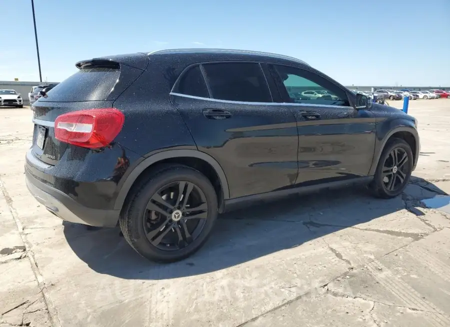 MERCEDES-BENZ GLA 250 2015 vin WDCTG4EBXFJ164878 from auto auction Copart