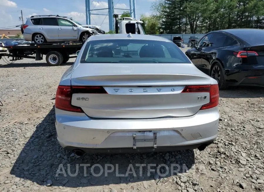 VOLVO S90 T5 MOM 2018 vin LVY982MK2JP022980 from auto auction Copart