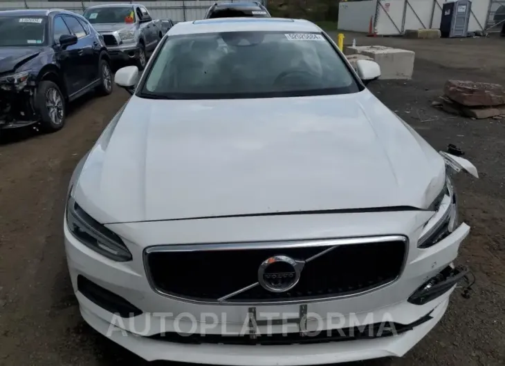 VOLVO S90 T5 MOM 2018 vin LVY982MK0JP032035 from auto auction Copart