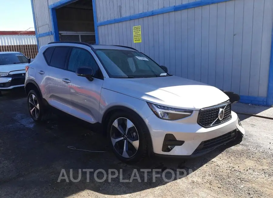 VOLVO XC40 CORE 2024 vin YV4L12UK5R2288212 from auto auction Copart