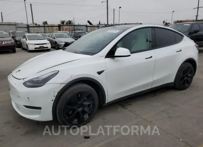 TESLA MODEL Y 2022 vin 7SAYGAEE8NF559588 from auto auction Copart