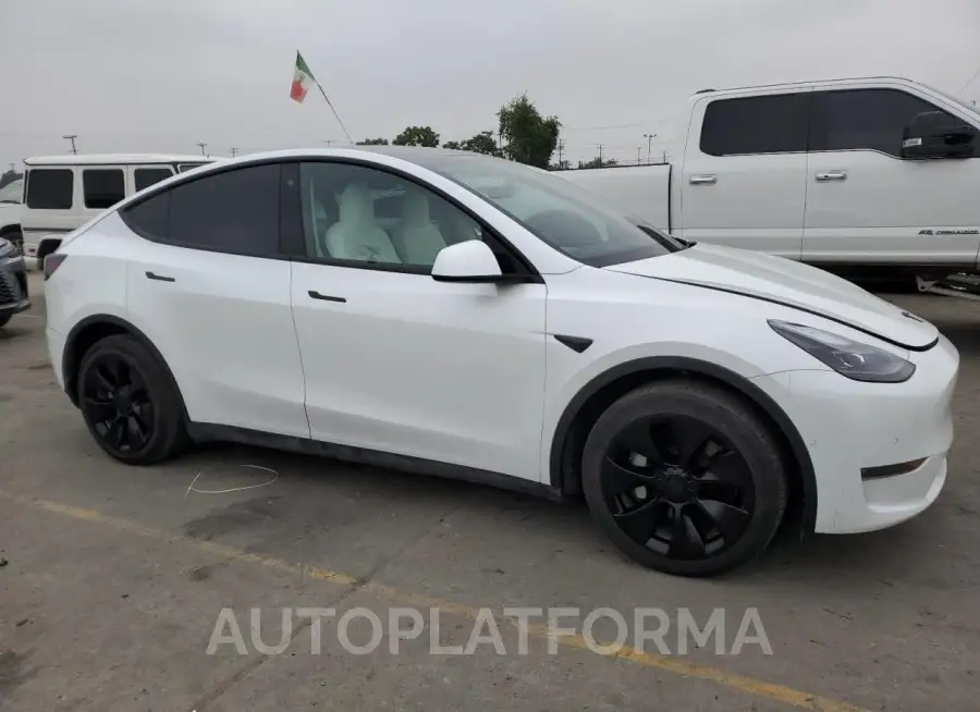 TESLA MODEL Y 2022 vin 7SAYGAEE8NF559588 from auto auction Copart