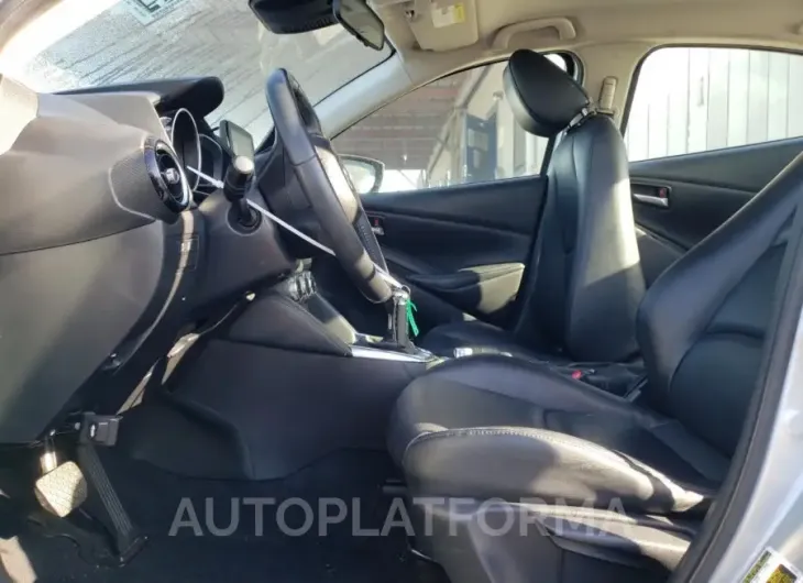 TOYOTA YARIS L 2019 vin 3MYDLBYV3KY521261 from auto auction Copart