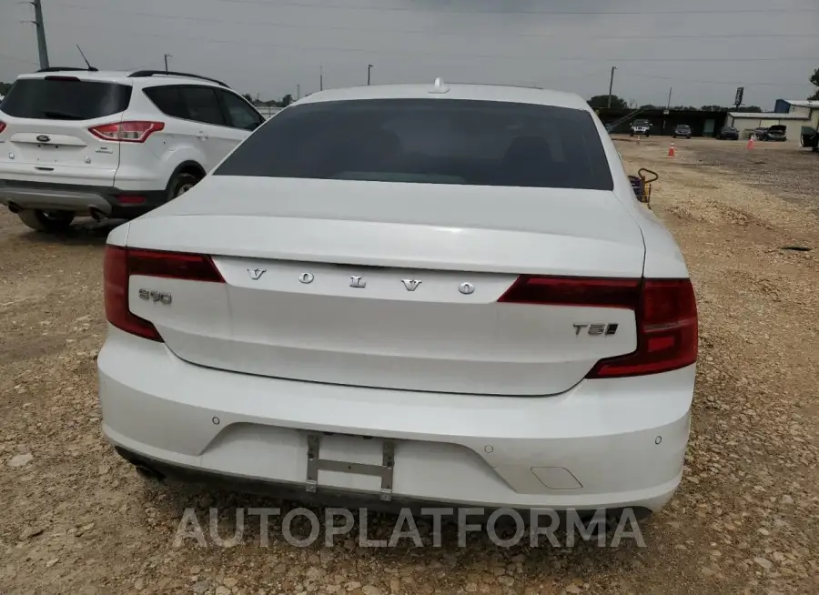 VOLVO S90 T5 MOM 2018 vin LVY982MK2JP006763 from auto auction Copart