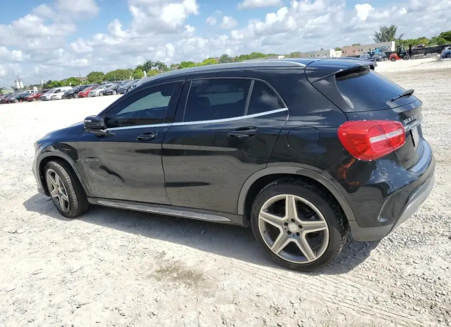 MERCEDES-BENZ GLA 250 2015 vin WDCTG4EB2FJ154409 from auto auction Copart