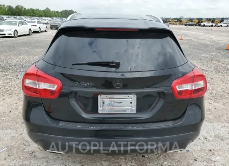 MERCEDES-BENZ GLA 250 2018 vin WDCTG4EB2JJ497360 from auto auction Copart