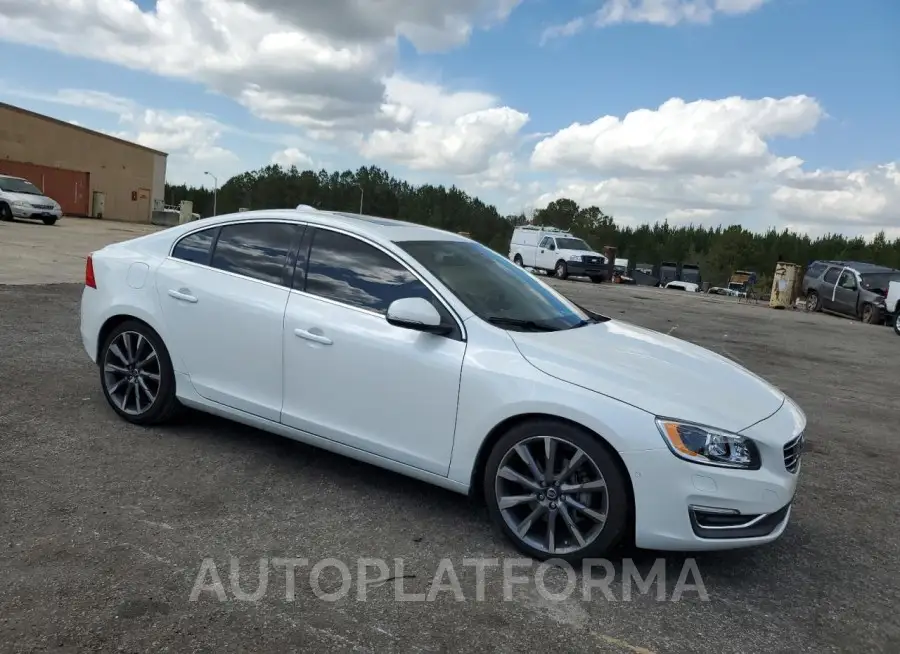 VOLVO S60 PLATIN 2015 vin YV149MFM7F2335188 from auto auction Copart