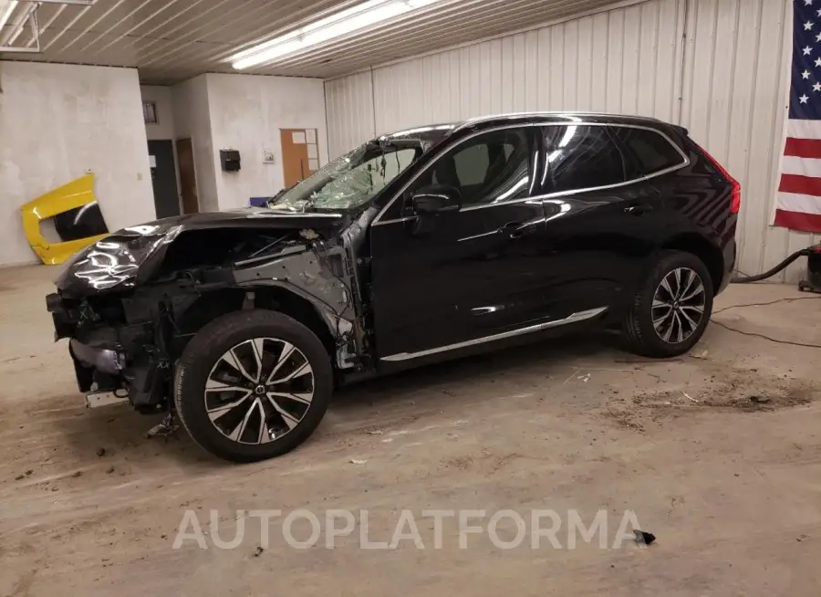 VOLVO XC60 PLUS 2023 vin YV4L12DN7P1357656 from auto auction Copart