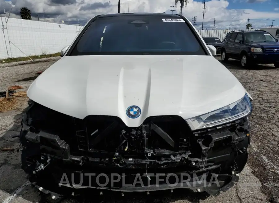 BMW IX XDRIVE5 2024 vin WB523CF00RCP20821 from auto auction Copart