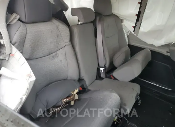 TOYOTA SIENNA LE 2021 vin 5TDKRKEC1MS071532 from auto auction Copart