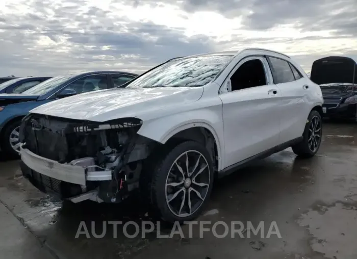 MERCEDES-BENZ GLA 250 2015 vin WDCTG4EB4FJ170823 from auto auction Copart