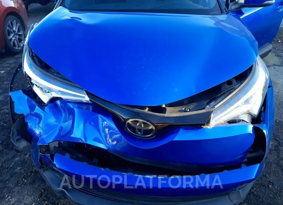 TOYOTA C-HR XLE 2019 vin JTNKHMBX1K1049963 from auto auction Copart