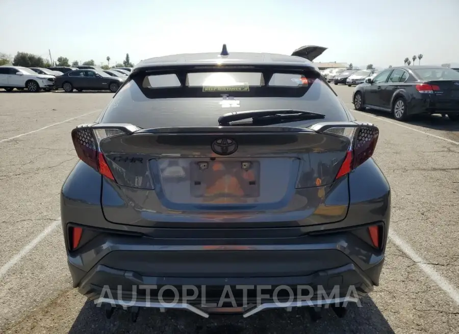 TOYOTA C-HR XLE 2021 vin JTNKHMBX8M1112124 from auto auction Copart