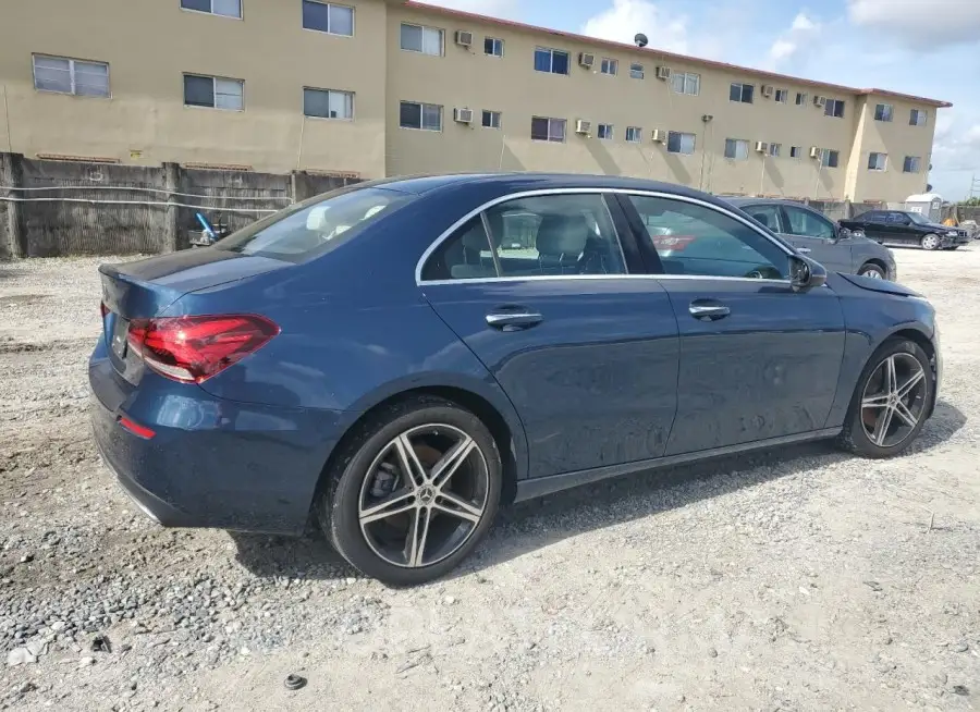 MERCEDES-BENZ A 220 2022 vin W1K3G4EB3NJ371302 from auto auction Copart