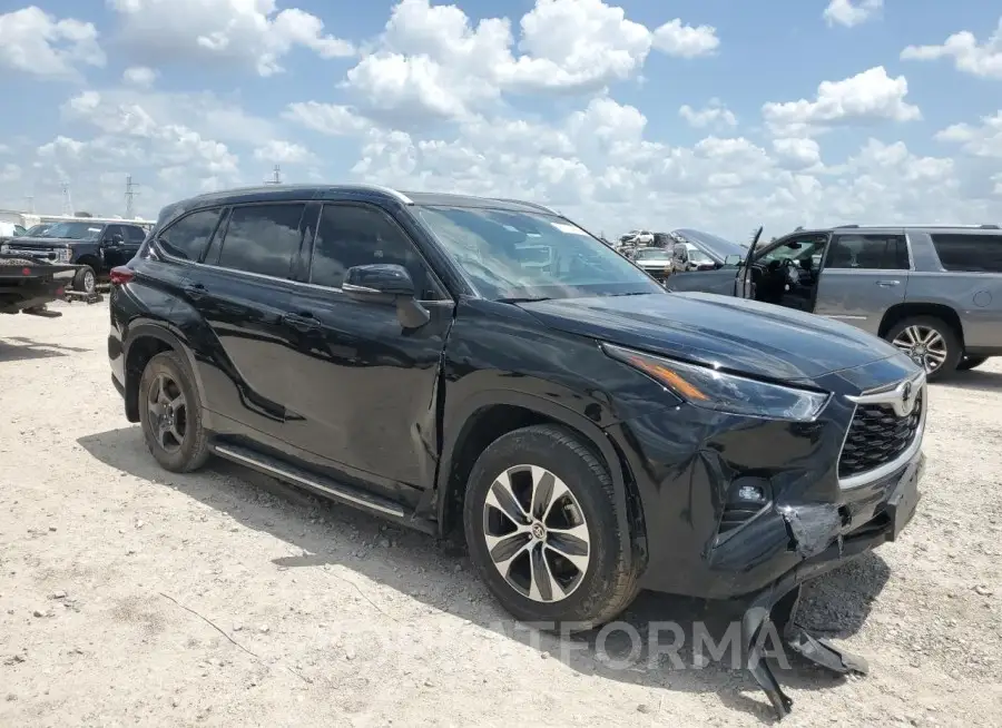 TOYOTA HIGHLANDER 2022 vin 5TDGZRAH8NS137866 from auto auction Copart