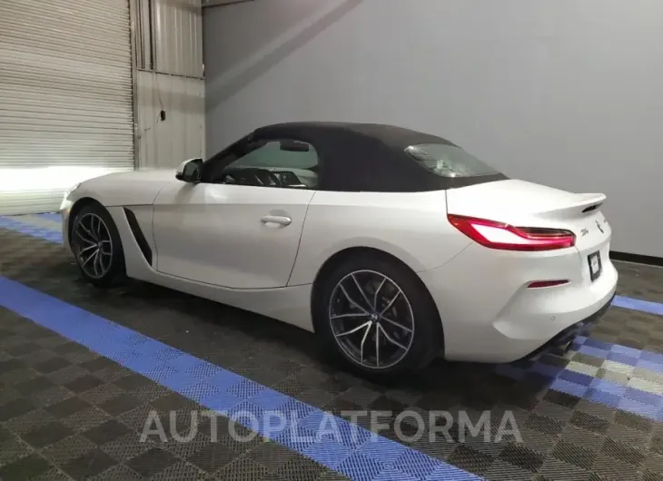 BMW Z4 SDRIVE3 2022 vin WBAHF3C0XNWX91752 from auto auction Copart