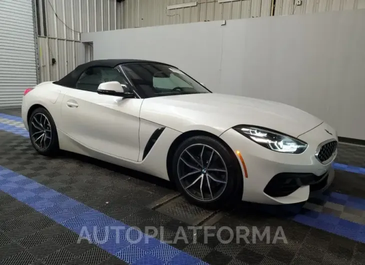 BMW Z4 SDRIVE3 2022 vin WBAHF3C0XNWX91752 from auto auction Copart