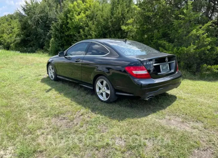 MERCEDES-BENZ C 250 2015 vin WDDGJ4HB3FG430944 from auto auction Copart