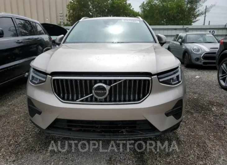 VOLVO XC40 CORE 2024 vin YV4L12UK4R2357844 from auto auction Copart