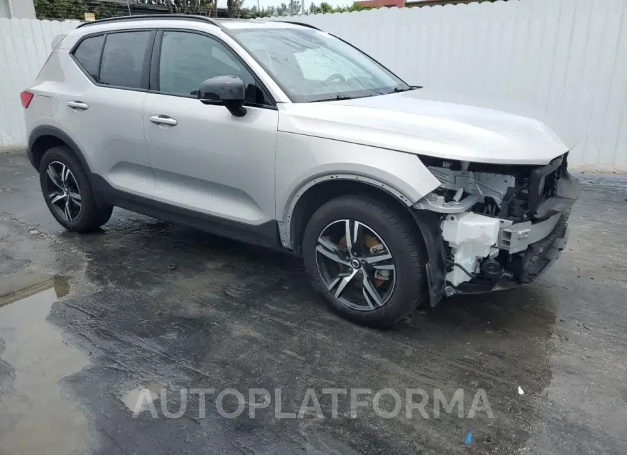 VOLVO XC40 CORE 2024 vin YV4L12UK7R2326040 from auto auction Copart