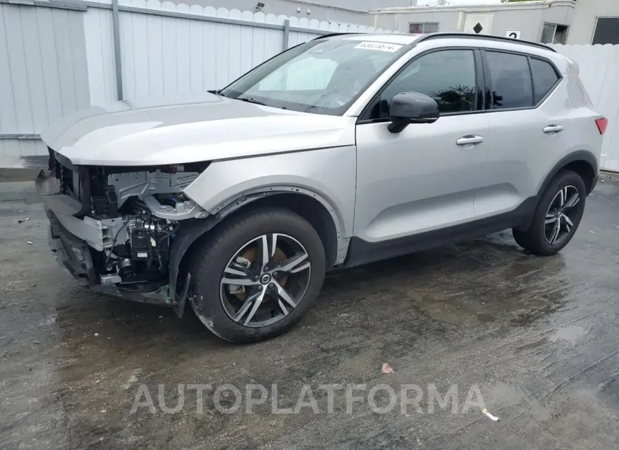 VOLVO XC40 CORE 2024 vin YV4L12UK7R2326040 from auto auction Copart